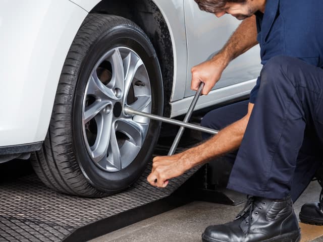 Arreglar pinchazo coche en Cambados